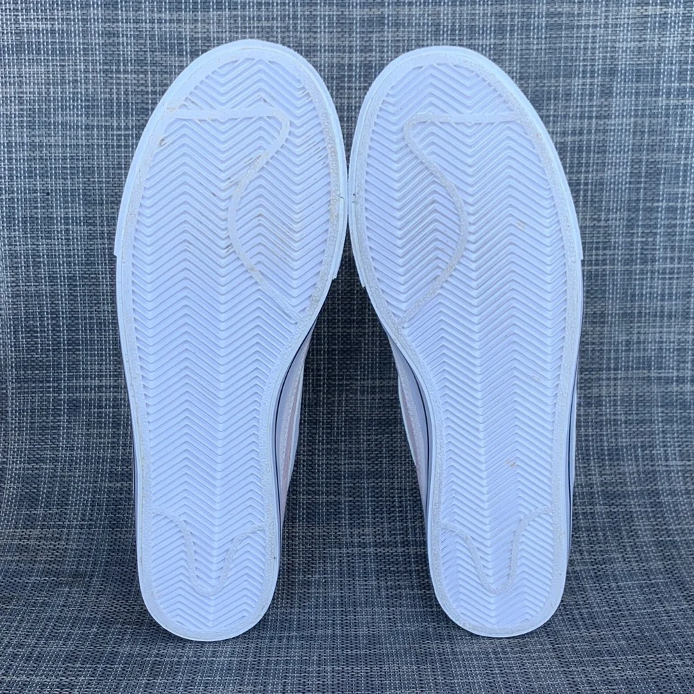 Nike Pink and White Women's Sneakers - Picture 10 of 12